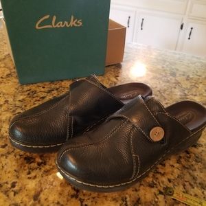 Clarks Black Leather Slip On Size 10M